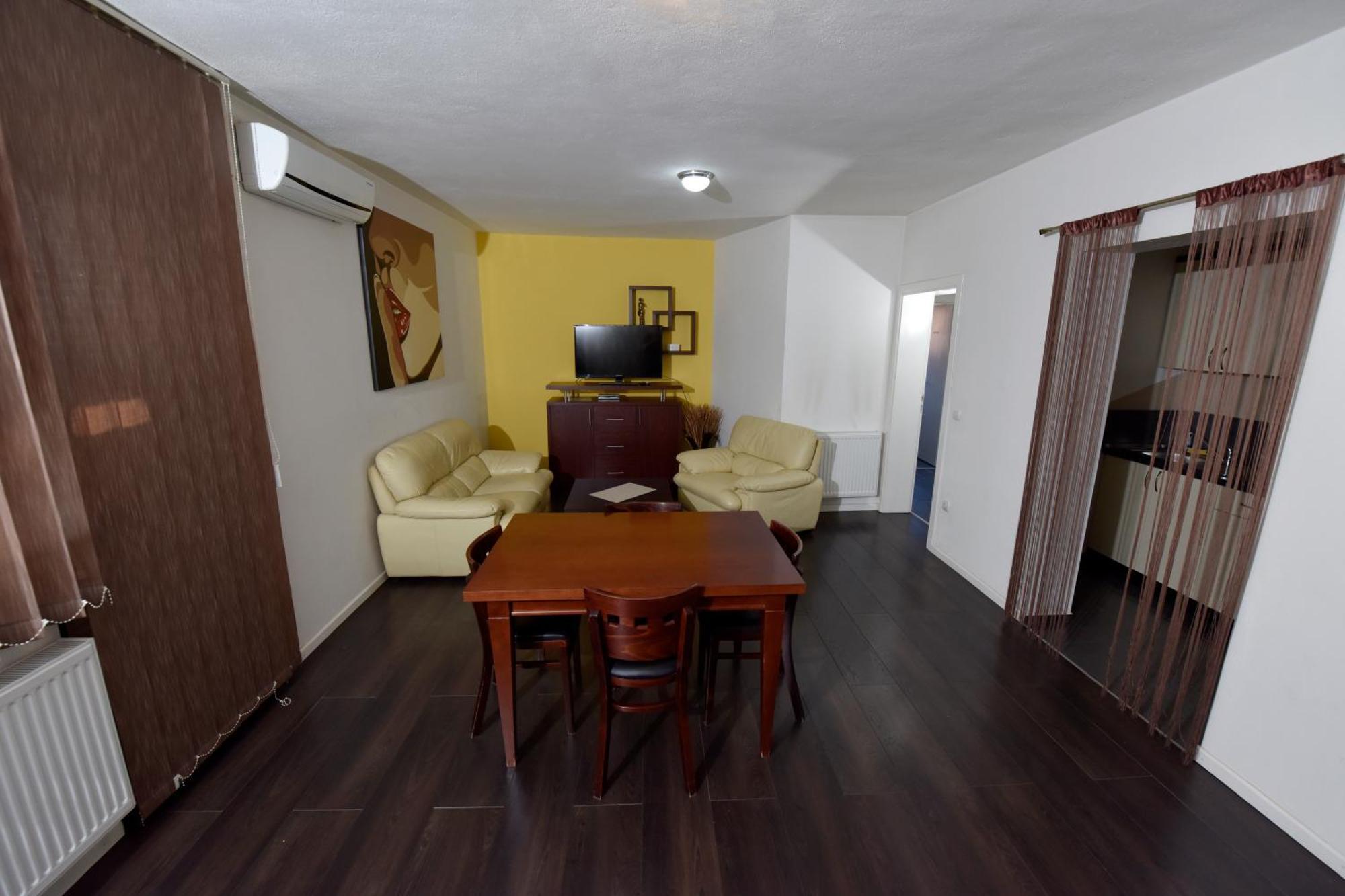 Apartmani I Bungalovi Trojka Banja Luka Quarto foto